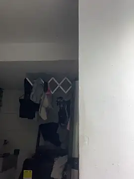 anastasia and jordan online show from November 25, 2025, 7:52 am