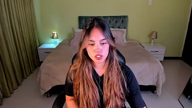  Charlotte evans 1 online show from June 9, 2026, 7:58 pm