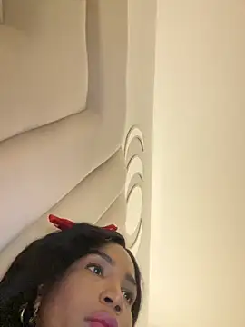 Jessie-pradoo online show from September 28, 2025, 2:28 am