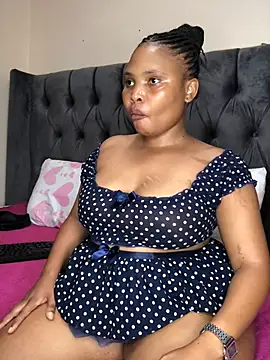 Anaelle24 online show from February 9, 2026, 5:17 pm