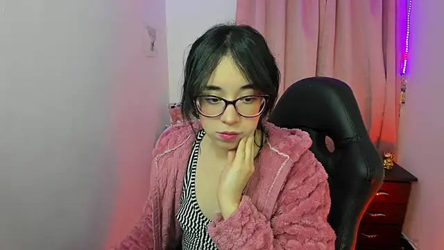 Snapshot of indra_cam chatting on January 29, 2025, 5:30 am indra cam online show from January 29, 2025, 5:30 am
