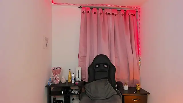 Snapshot of indra_cam chatting on January 31, 2025, 7:18 am indra cam online show from January 31, 2025, 7:18 am