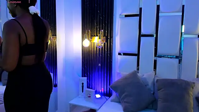 mia schwarz online show from October 28, 2025, 10:01 pm