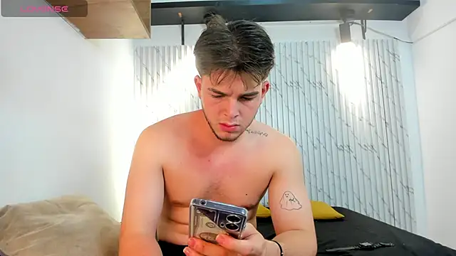 danielclarton1 online show from January 12, 2025, 12:49 am