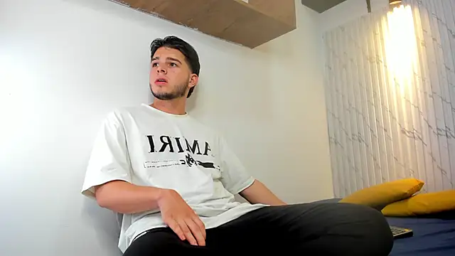 danielclarton1 online show from January 17, 2025, 2:08 am