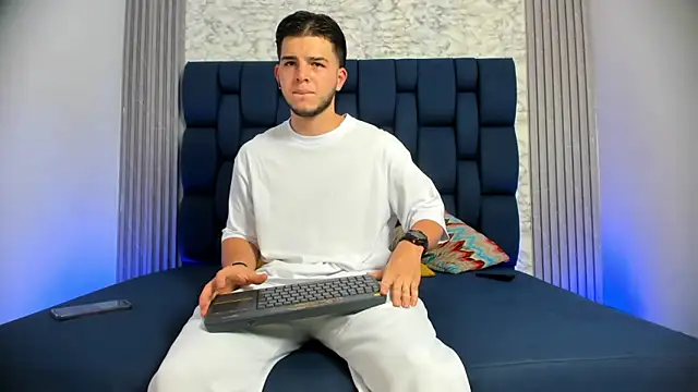 danielclarton1 online show from January 22, 2025, 6:10 pm