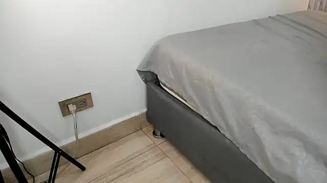 danielclarton1 online show from January 25, 2025, 7:49 am