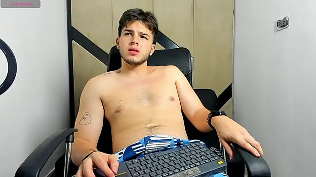 danielclarton1 online show from January 29, 2025, 1:37 am