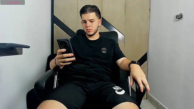 danielclarton1 online show from January 30, 2025, 9:25 pm