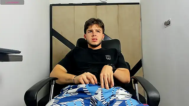 danielclarton1 online show from February 1, 2025, 3:41 am