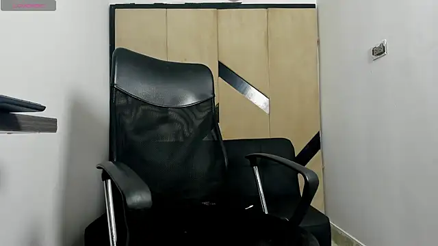 danielclarton1 online show from February 1, 2025, 6:54 am