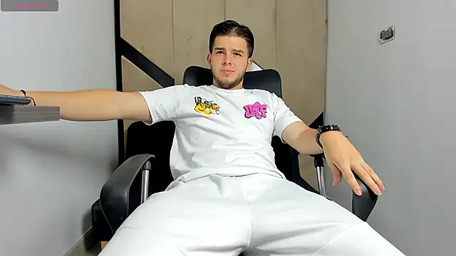 danielclarton1 online show from February 1, 2025, 11:27 pm