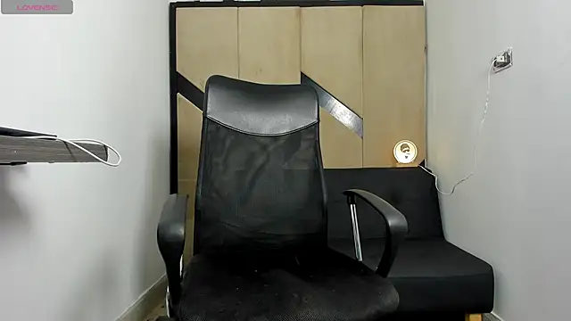 danielclarton1 online show from February 2, 2025, 6:37 am