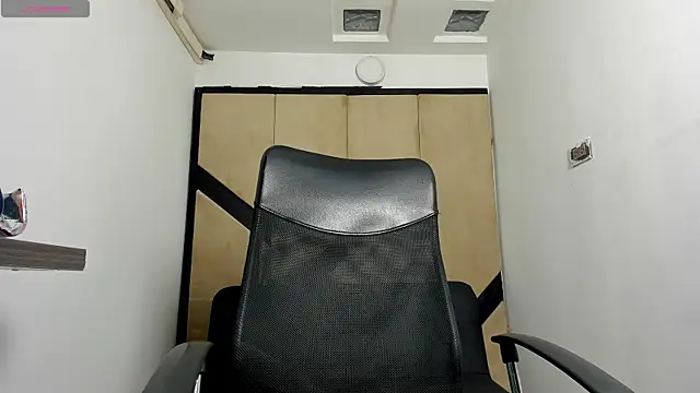 danielclarton1 online show from February 3, 2025, 7:07 am