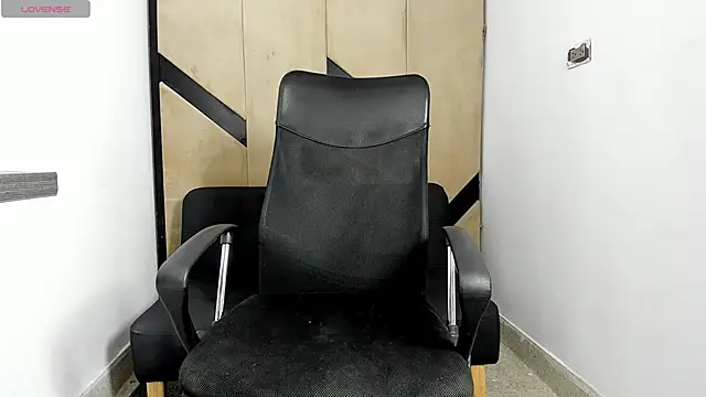 danielclarton1 online show from February 4, 2025, 11:38 am