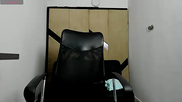 danielclarton1 online show from February 5, 2025, 11:39 pm