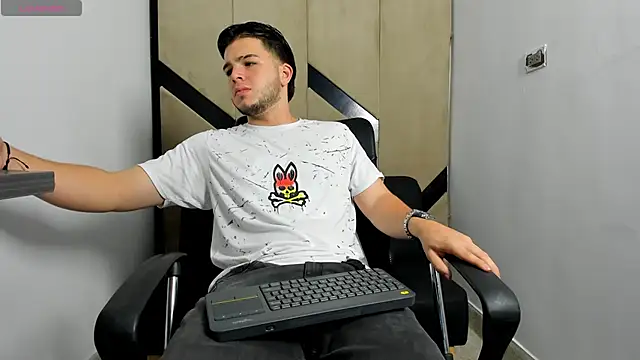 danielclarton1 online show from February 8, 2025, 6:54 am