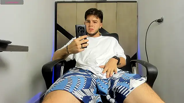 danielclarton1 online show from February 19, 2025, 3:16 pm