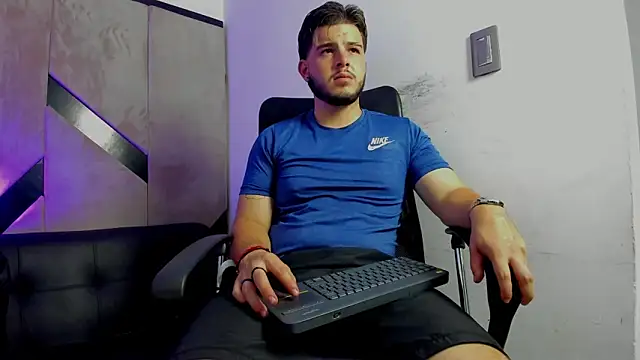 danielclarton1 online show from September 23, 2025, 11:41 pm