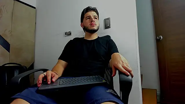 danielclarton1 online show from October 10, 2025, 11:48 pm