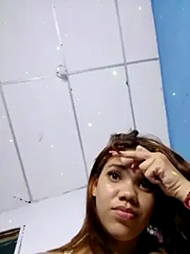 1CANDYLOVE online show from April 14, 2026, 3:12 am