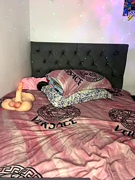 LalitaQueen online show from November 28, 2025, 1:19 am