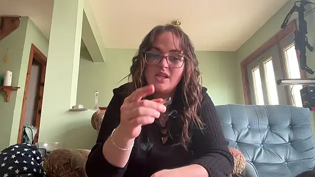 Quinnrose0420 online show from September 18, 2025, 5:04 pm