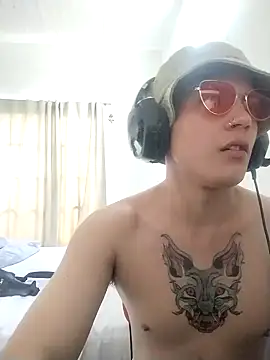 Snapshot of Xtrem3HARDxxx chatting on December 7, 2024, 1:29 pm Xtrem3HARDxxx online show from December 7, 2024, 1:29 pm