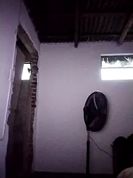 Snapshot of Xtrem3HARDxxx chatting on December 24, 2024, 9:17 am Xtrem3HARDxxx online show from December 24, 2024, 9:17 am