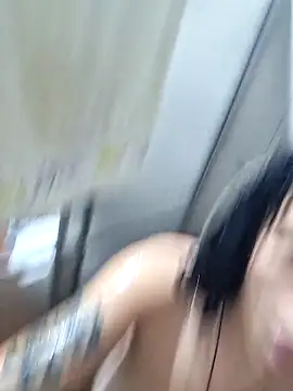 Sweet-diamondxxx online show from October 18, 2025, 5:35 pm