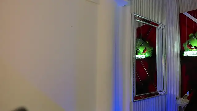 SusanCouper online show from October 27, 2025, 10:36 pm