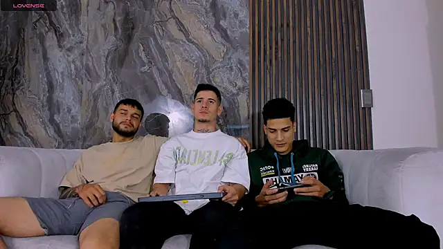 hot day online show from December 17, 2024, 1:29 am