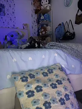 -Loren- online show from April 18, 2026, 11:36 am