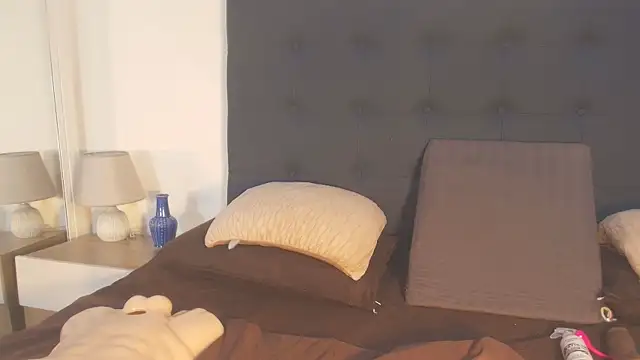 Evelonga 707 online show from December 20, 2025, 7:10 pm