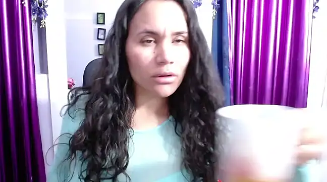 Saylor Lee22 online show from March 18, 2025, 6:46 am