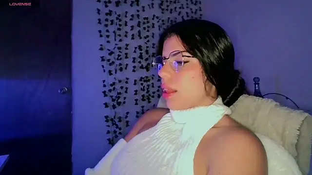 Adararose1 online show from September 28, 2025, 1:33 am