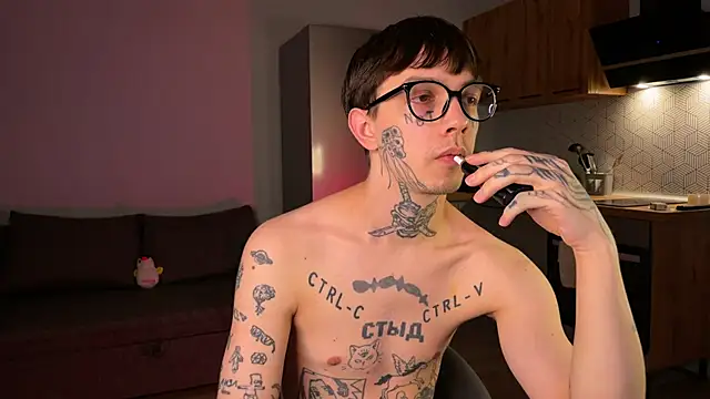 anahori  simon online show from October 11, 2025, 9:02 pm