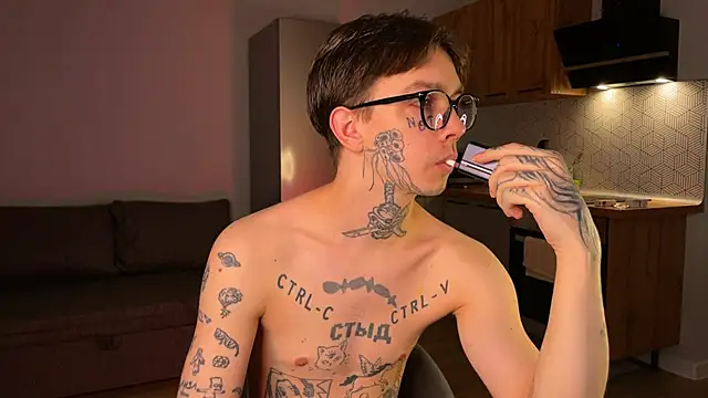 anahori  simon online show from October 14, 2025, 9:15 pm