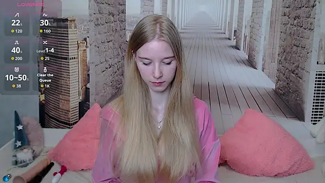 Snapshot of Cutieblondegirl chatting on March 27, 2026, 10:15 am Cutieblondegirl online show from March 27, 2026, 10:15 am