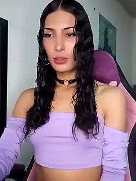 Lanna hott  online show from April 15, 2026, 7:58 pm