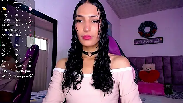 Lanna hott  online show from June 4, 2026, 6:36 pm