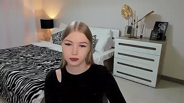 shy  lady online show from March 20, 2025, 6:20 pm