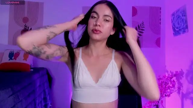 samy lewis online show from December 17, 2025, 1:33 am