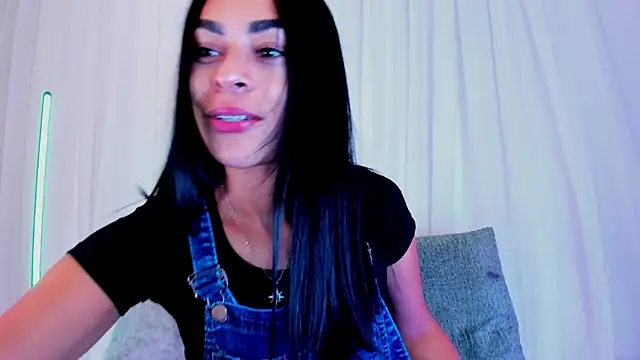 Snapshot of Yasiir_0229 chatting on October 1, 2025, 3:56 am Yasiir 0229 online show from October 1, 2025, 3:56 am