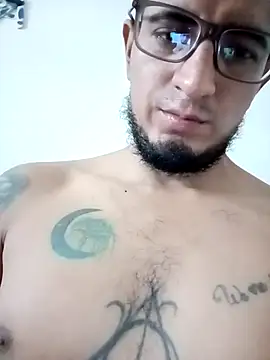 Snapshot of ale3J4a chatting on October 20, 2025, 6:52 pm ale3J4a online show from October 20, 2025, 6:52 pm