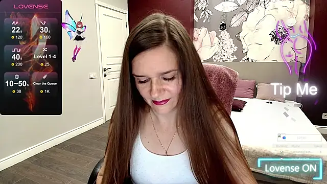 AriaGray online show from October 2, 2025, 1:29 pm