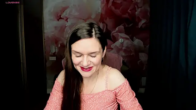 AriaGray online show from November 24, 2025, 2:17 pm