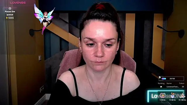 AriaGray online show from November 27, 2025, 1:57 pm