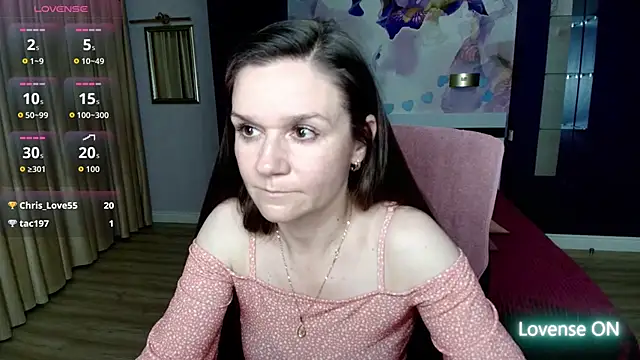 AriaGray online show from April 10, 2026, 2:06 am