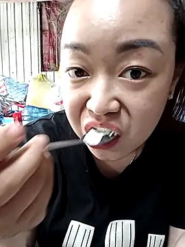 VyOanh2K online show from March 10, 2025, 6:27 am